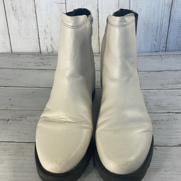 Franco Sarto White Leather Carian Chelsea Ankle Bootie - Picture 3 of 10